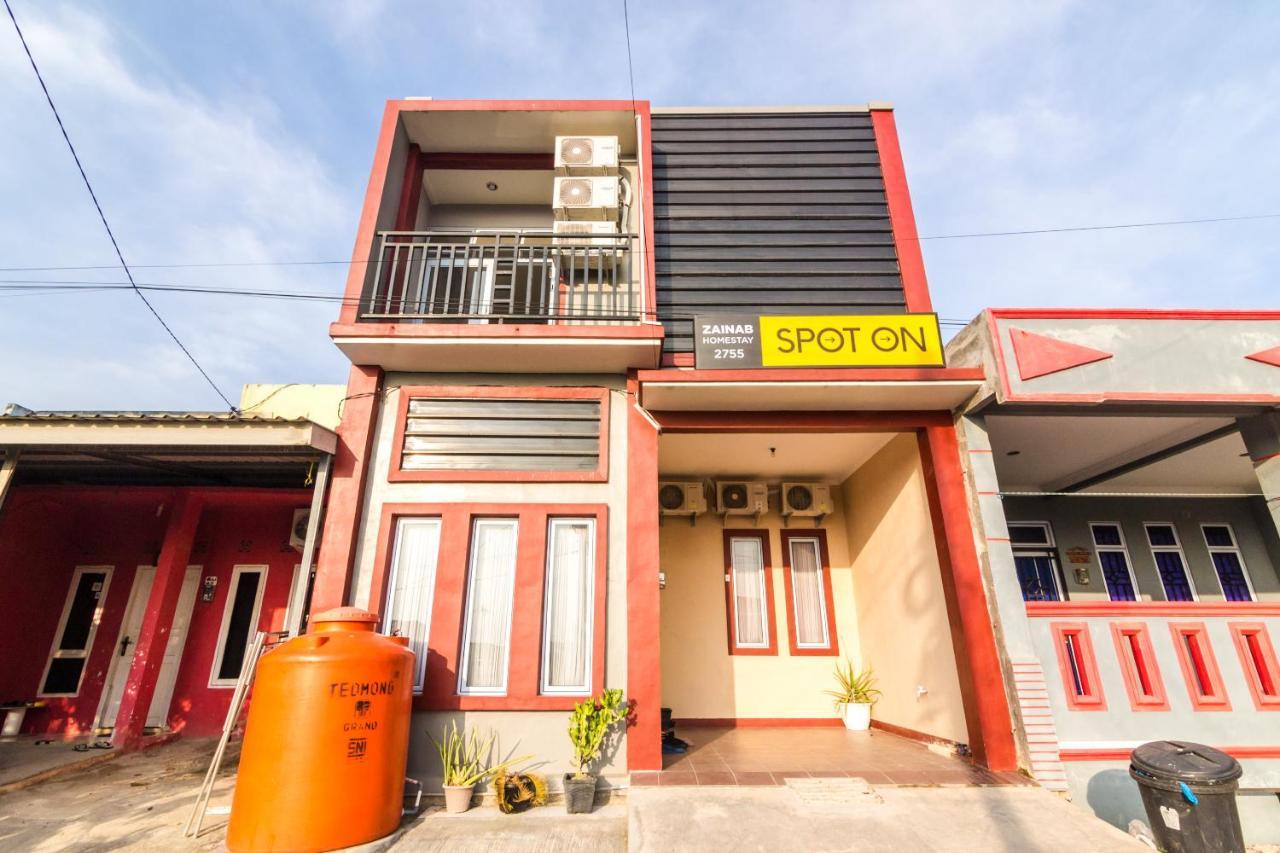Spot On 2755 Zainab Homestay Syariah Nongsa Екстер'єр фото